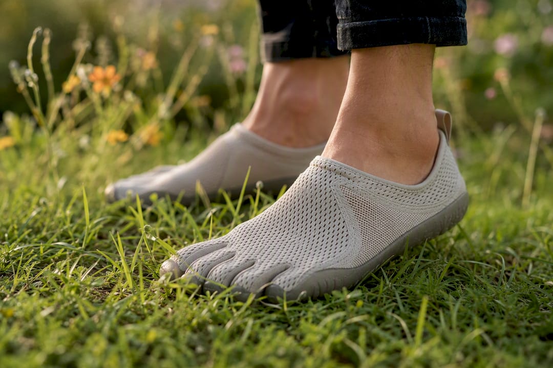 Barfußschuhe schwitzen: Ursachen und wirksame Gegenmaßnahmen - Wiecel™ Barfußschuhe